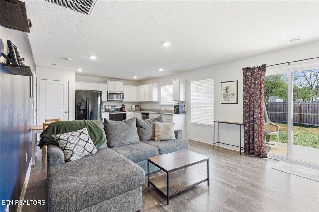 Photo of 303 Everleigh Circle, Talbott, TN 37877 (MLS # 1336425)