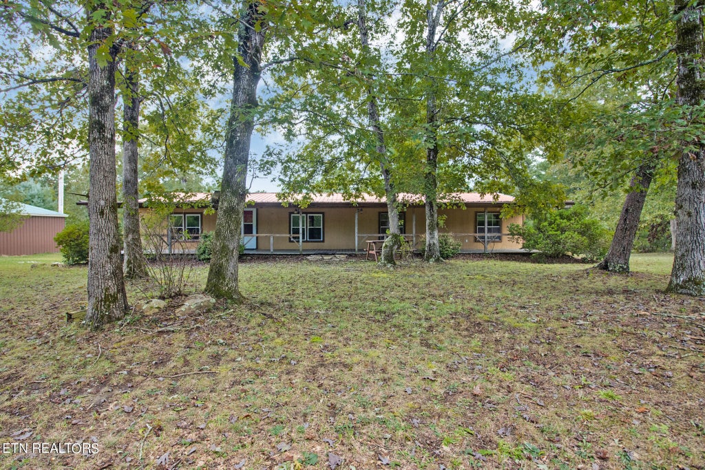Photo of 3961 Nashville Hwy, Deer Lodge, TN 37726 (MLS # 1278300)