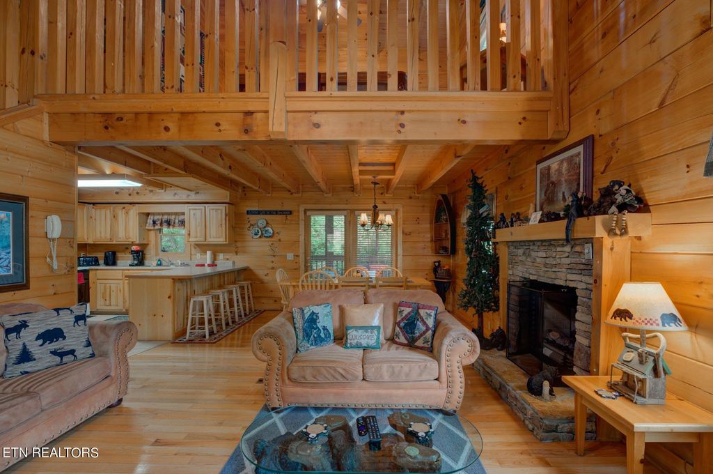 Photo of 824 Kitty Hawk Way, Pigeon Forge, TN 37863 (MLS # 1264098)