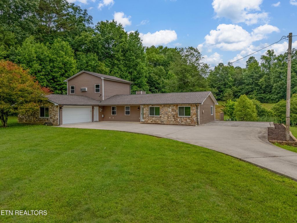 Photo of 150 Ray Cross Rd, Harriman, TN 37748 (MLS # 1304869)