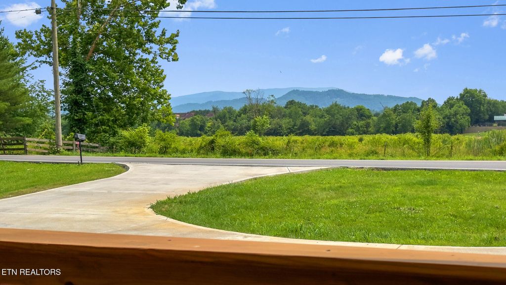 Photo of 412 Apple Valley Rd, Sevierville, TN 37862 (MLS # 1330677)