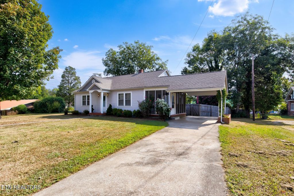 Photo of 167 S College St, Madisonville, TN 37354 (MLS # 1314352)