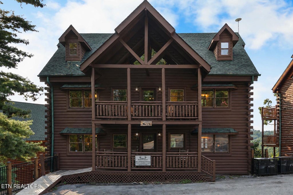 Photo of 1703 High Rock Way, Sevierville, TN 37862 (MLS # 1354293)