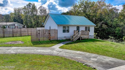 Photo of 810 Harvest Meadows Drive, Kodak, TN 37764 (MLS # 1337533)