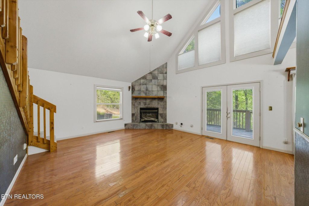 Photo of 803 Kerrys View Way, Pigeon Forge, TN 37863 (MLS # 1338266)