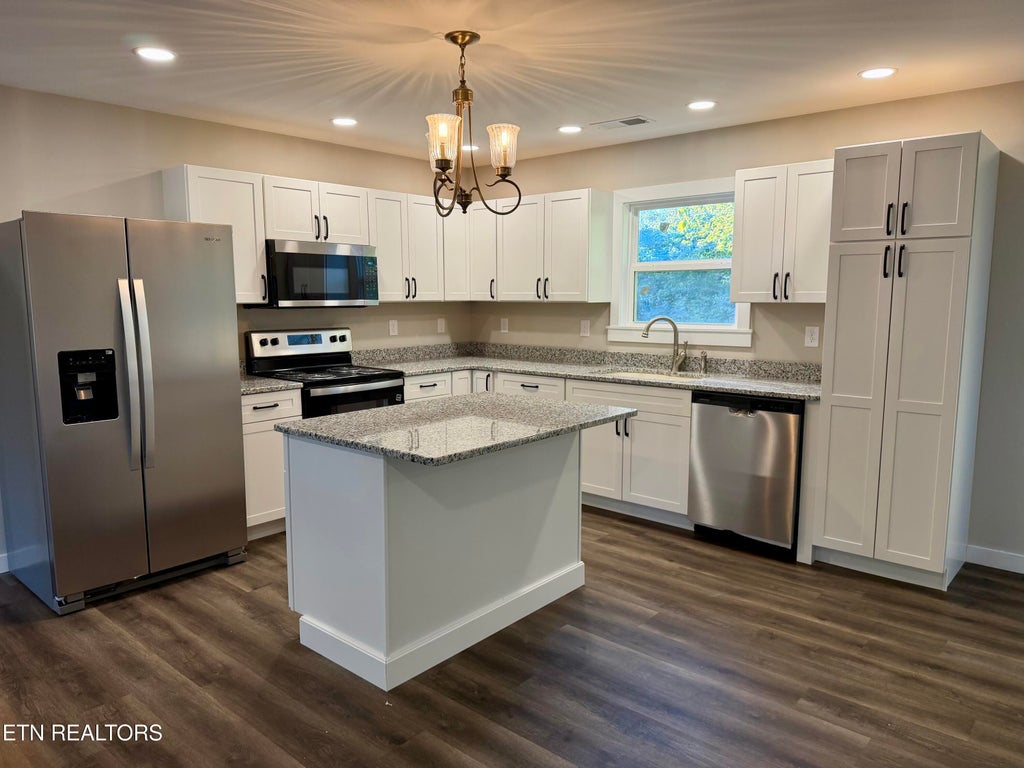 Photo of 252 Fourth St, Crossville, TN 38555 (MLS # 1359211)