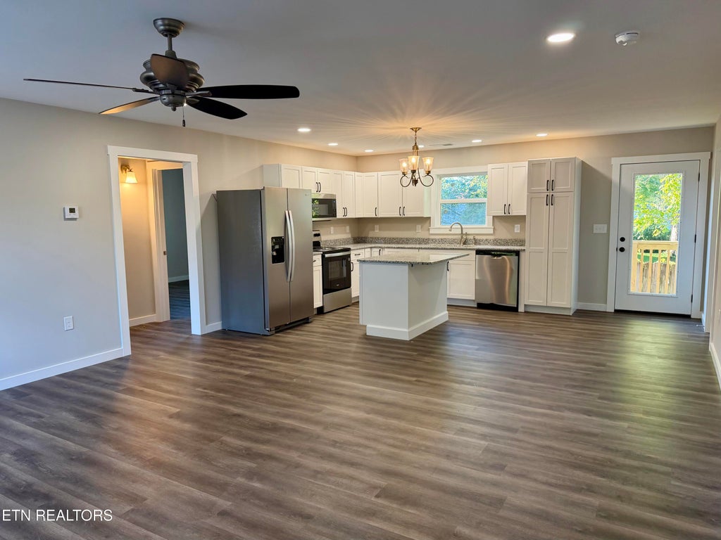 Photo of 252 Fourth St, Crossville, TN 38555 (MLS # 1359211)