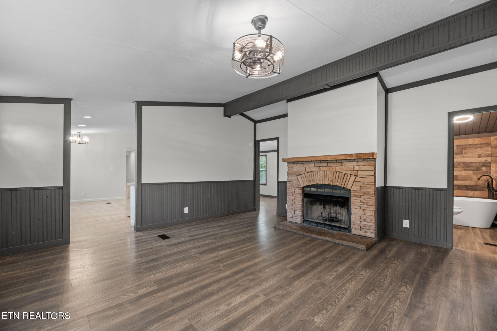 9906 Heiskell Rd