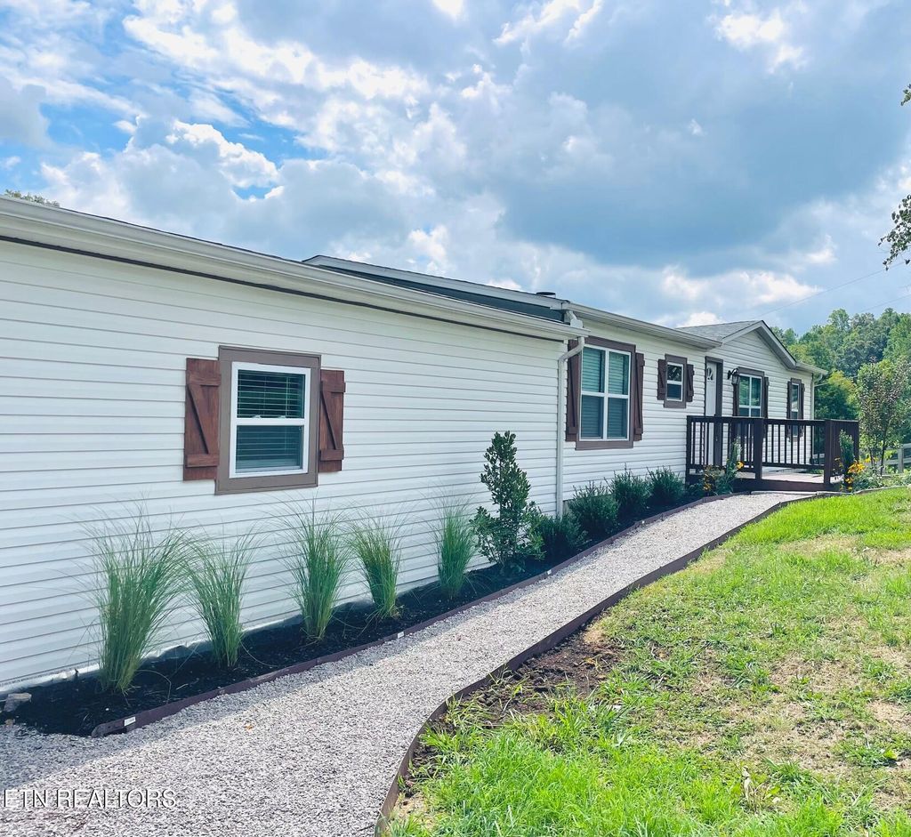 Photo of 9906 Heiskell Rd, Heiskell, TN 37754 (MLS # 1310167)