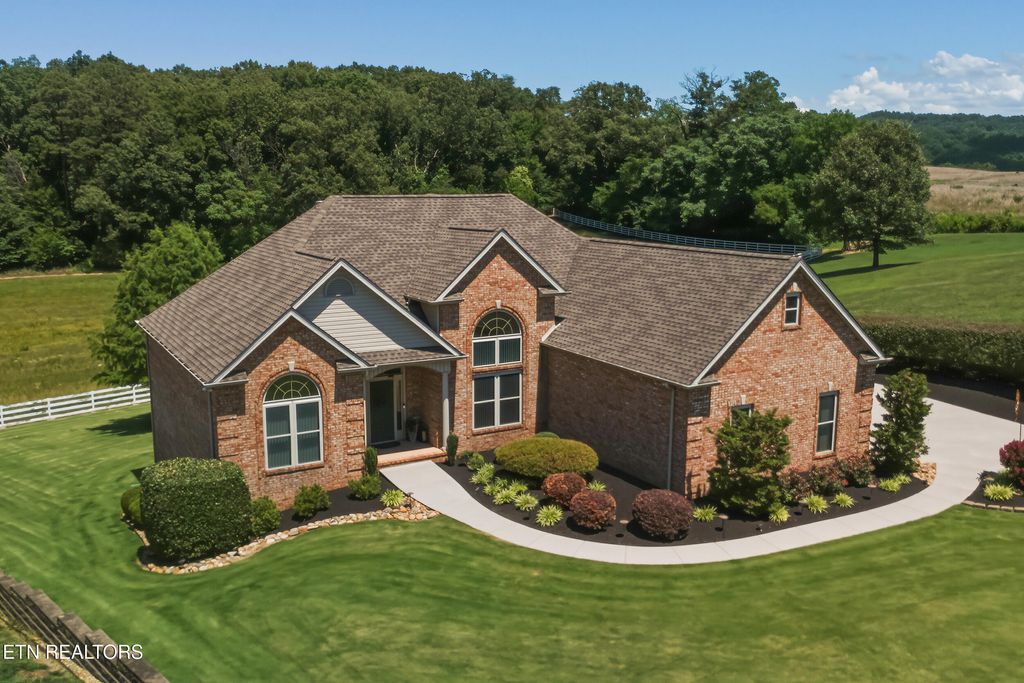 Photo of 2223 Summerfield Lane, Sevierville, TN 37876 (MLS # 1345418)