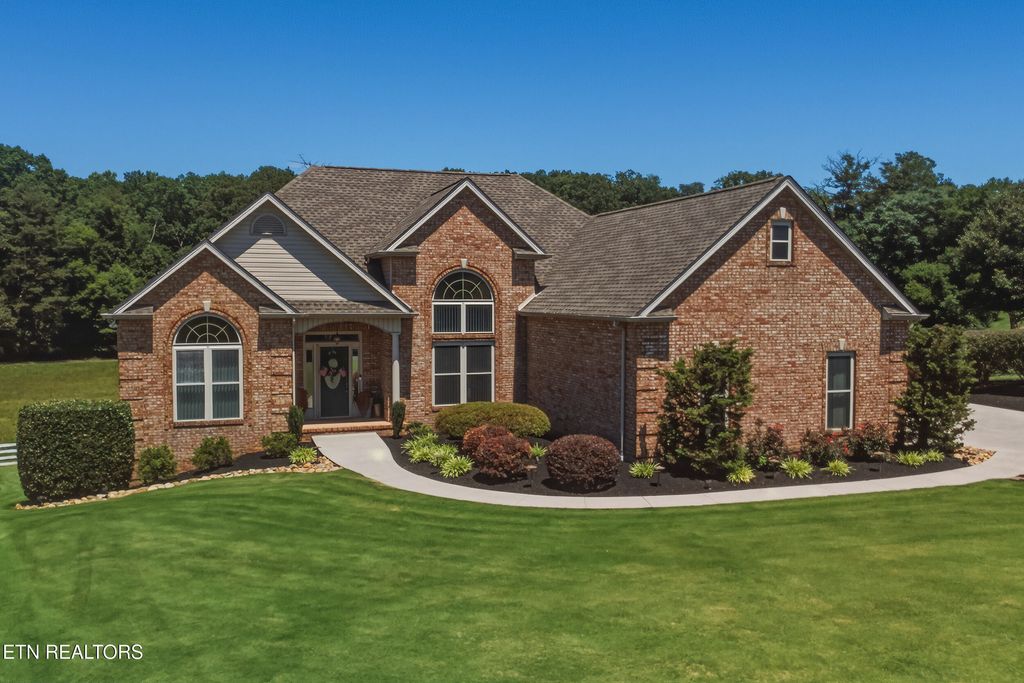 Photo of 2223 Summerfield Lane, Sevierville, TN 37876 (MLS # 1345418)