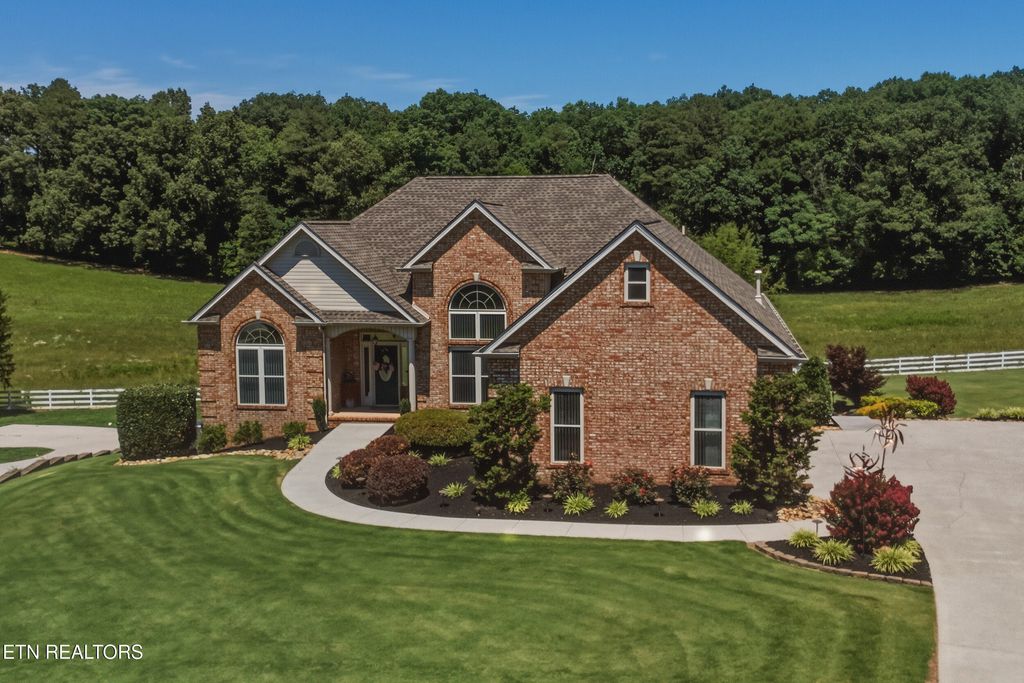 Photo of 2223 Summerfield Lane, Sevierville, TN 37876 (MLS # 1345418)