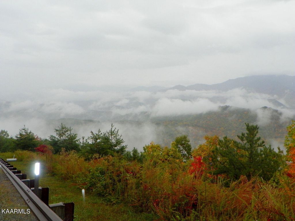 Photo of 19 Laurel Top Way, Sevierville, TN 37863 (MLS # 1210941)