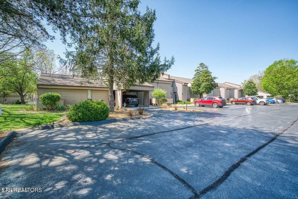 Photo of 7 Lakeshore Circle #141, Crossville, TN 38558 (MLS # 1322100)