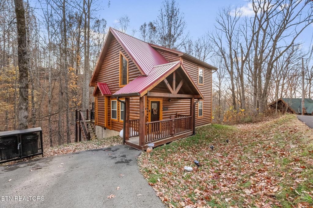 Photo of 2441 Cedar Pass, Sevierville, TN 37876 (MLS # 1322679)