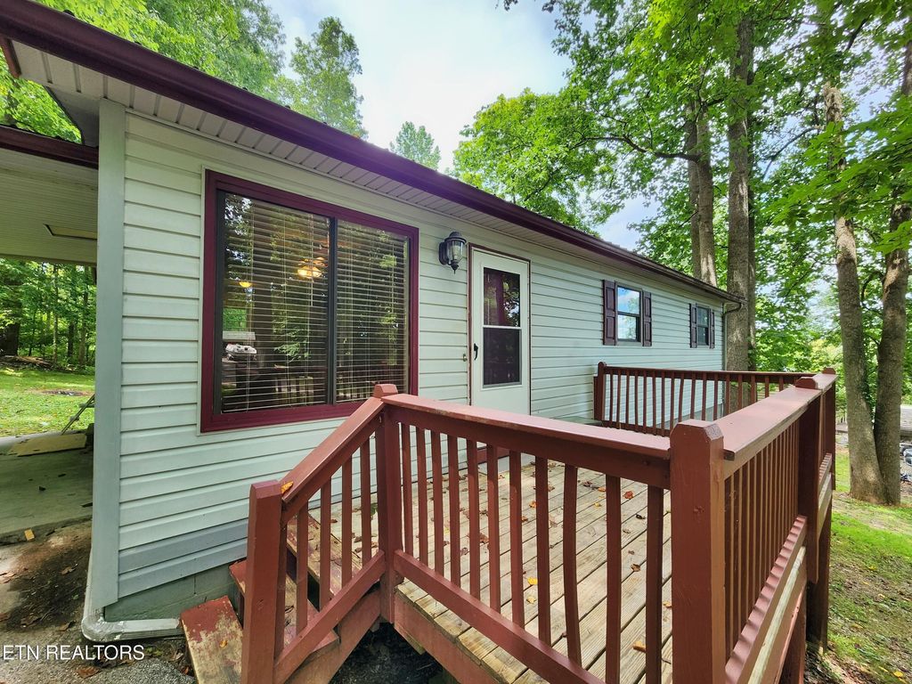 Photo of 204 Donna Lane, LaFollette, TN 37766 (MLS # 1309302)
