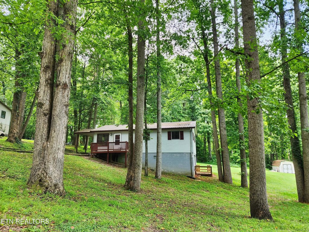 Photo of 204 Donna Lane, LaFollette, TN 37766 (MLS # 1309302)