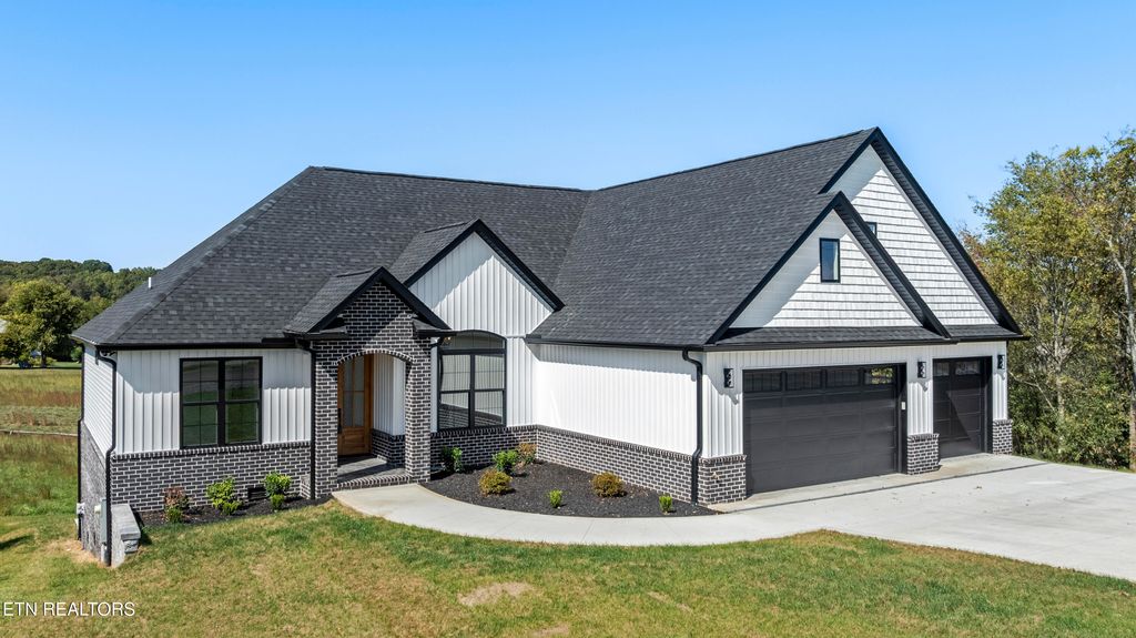 Photo of 415 Kahite Tr, Vonore, TN 37885 (MLS # 1311042)