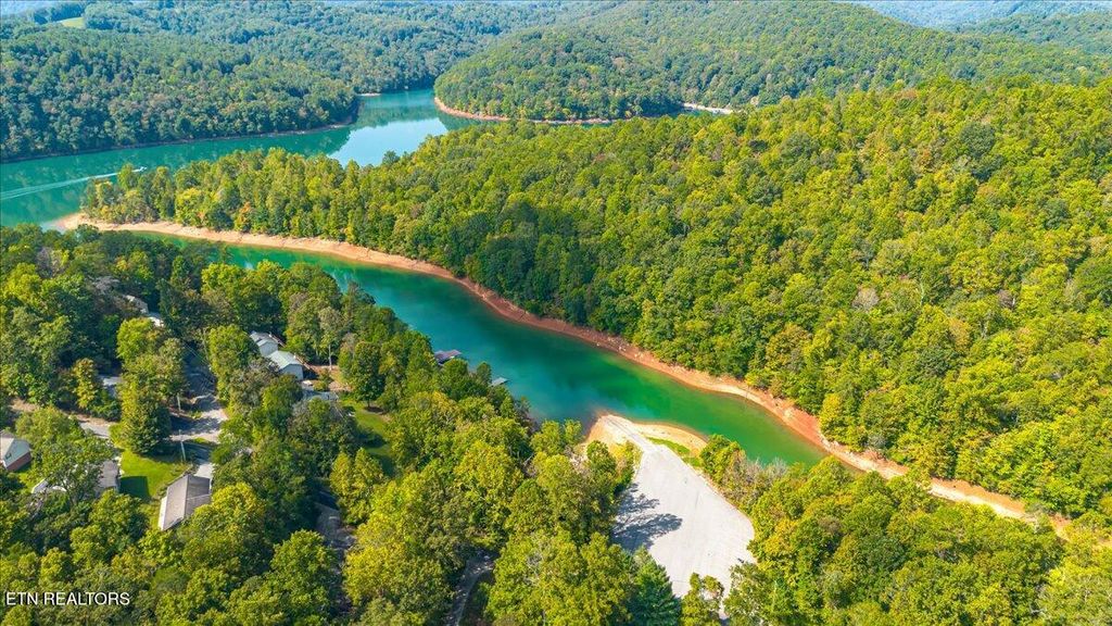 Photo of 804 Pine Hollow Rd, Jacksboro, TN 37757 (MLS # 1316035)