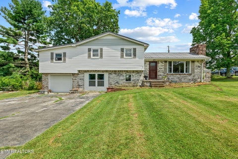 Photo of 76 Spencer Lane, Crossville, TN 38571 (MLS # 1348157)