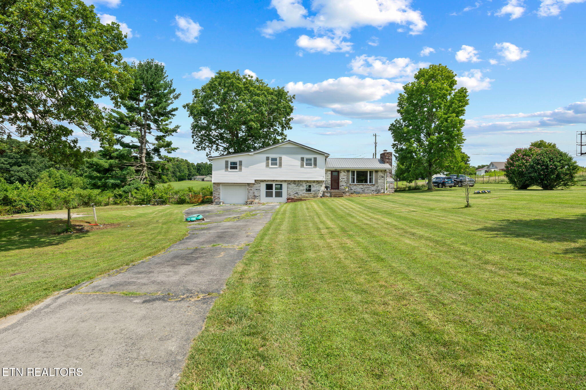 76 Spencer Lane - Photo 2