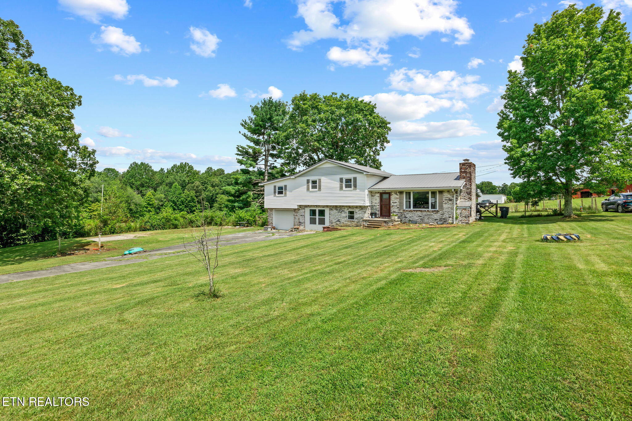 76 Spencer Lane - Photo 3