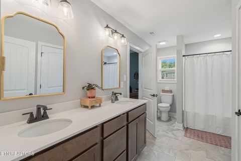 Tiny photo for 211 Queenberry St, Oak Ridge, TN 37830 (MLS # 1342216)