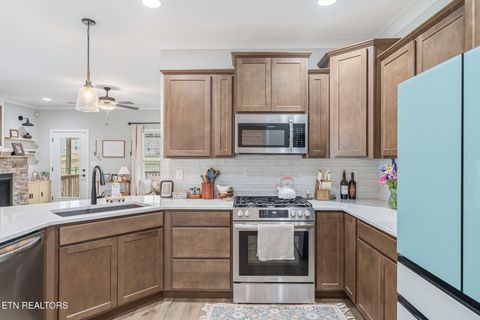 Tiny photo for 211 Queenberry St, Oak Ridge, TN 37830 (MLS # 1342216)