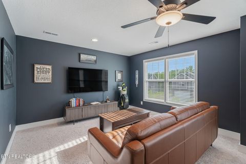 Tiny photo for 211 Queenberry St, Oak Ridge, TN 37830 (MLS # 1342216)