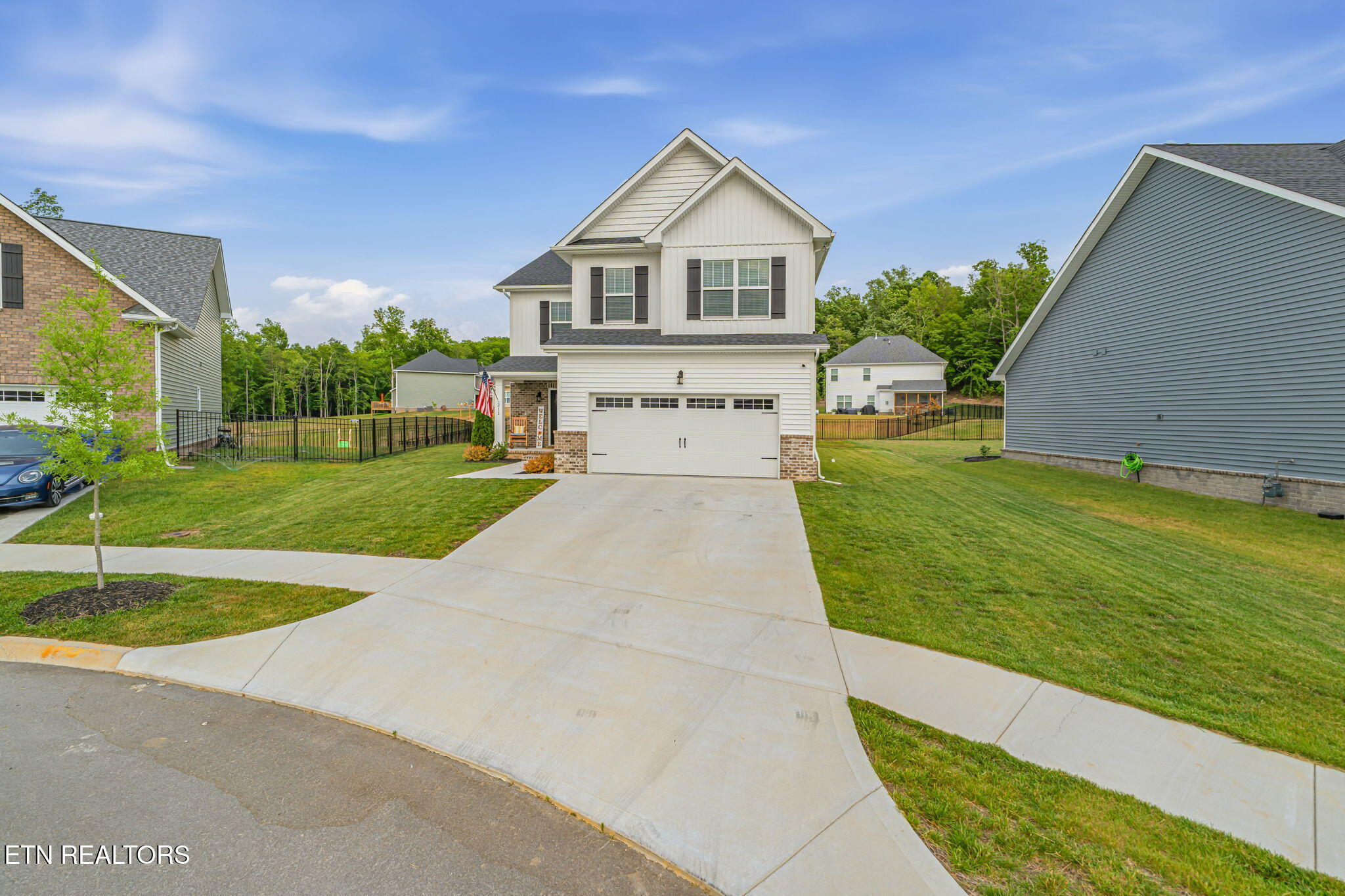 211 Queenberry St