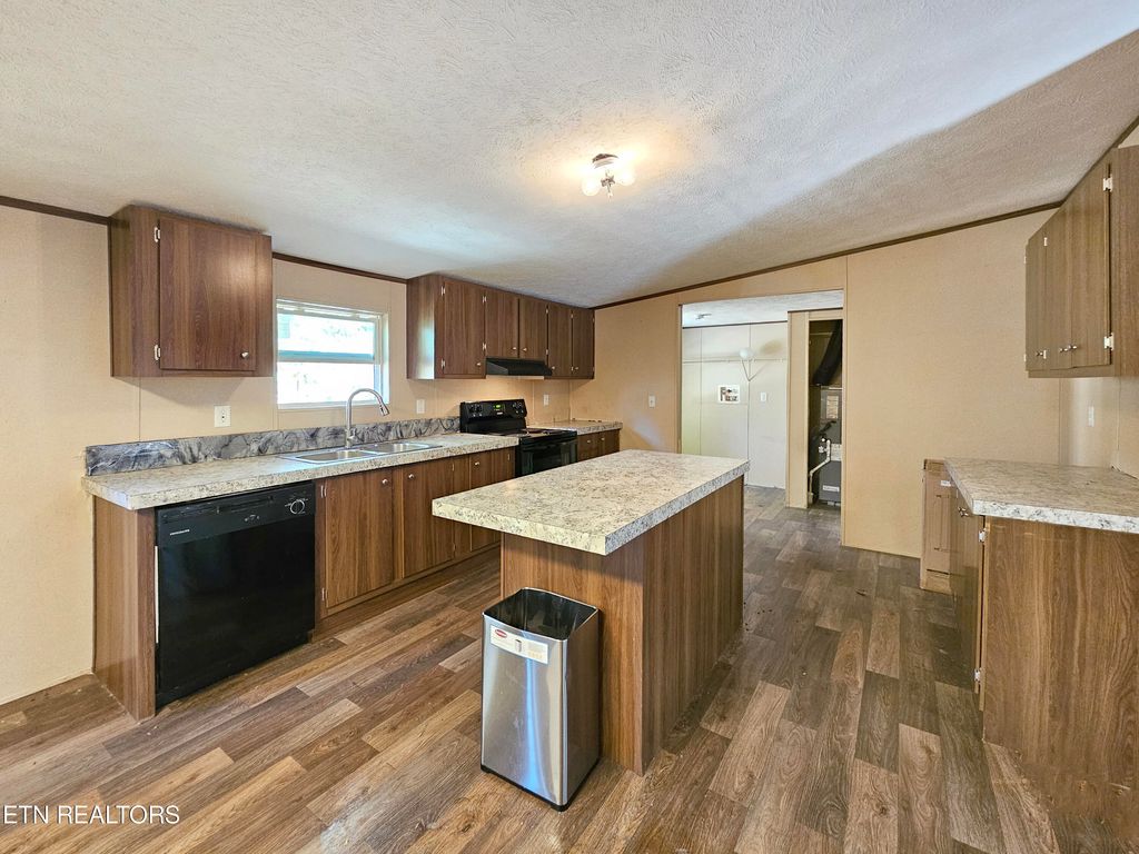 Photo of 215 Homepark Rd, New Tazewell, TN 37825 (MLS # 1251820)