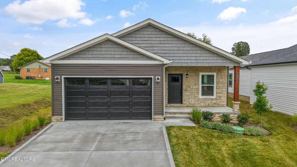 Photo of 7622 Sycamore Breeze Rd, Knoxville, TN 37920 (MLS # 1356016)