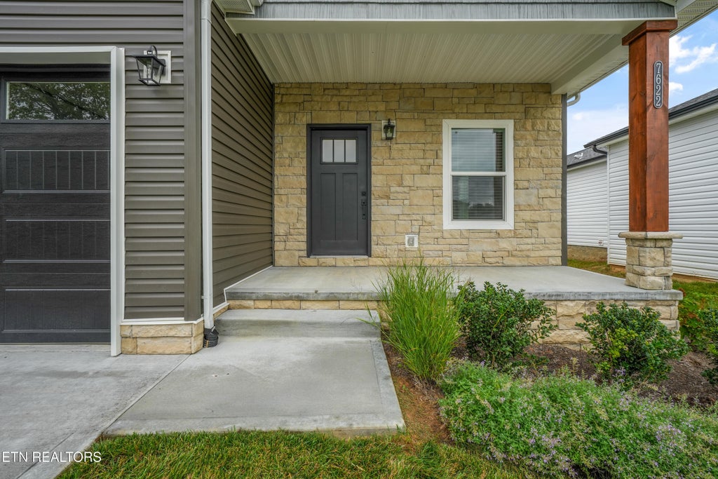 Photo of 7622 Sycamore Breeze Rd, Knoxville, TN 37920 (MLS # 1356016)