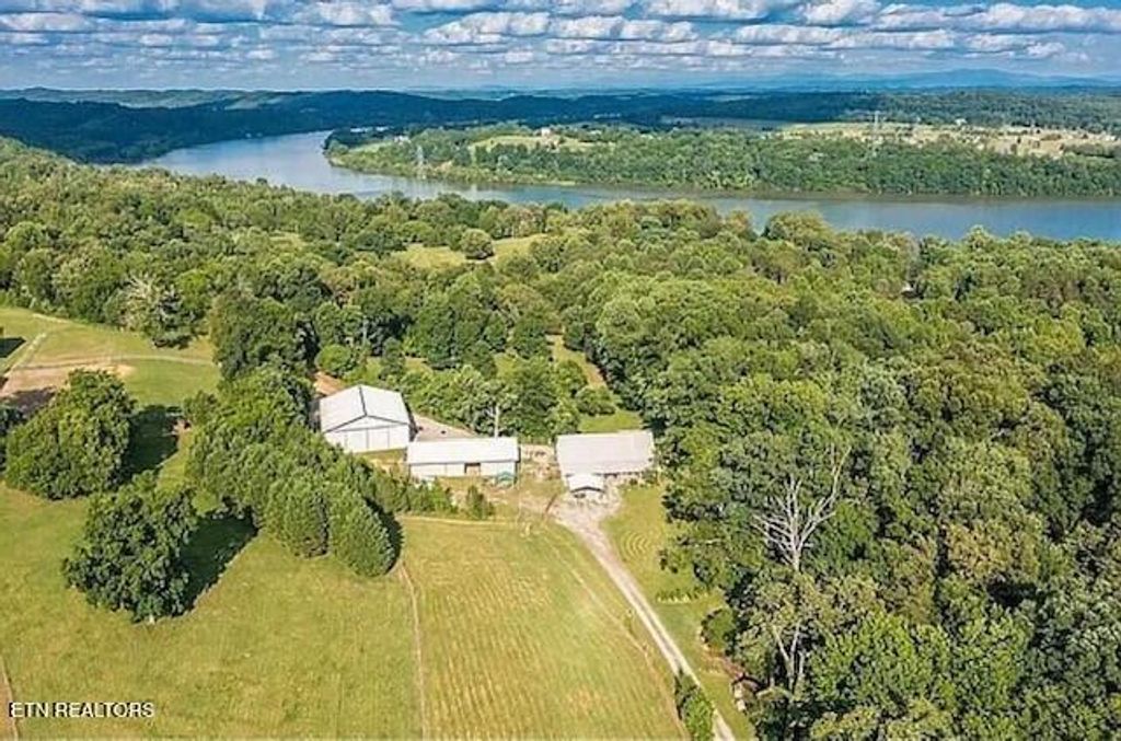 Photo of 693 Little Dogwood Road Rd, Kingston, TN 37763 (MLS # 1314044)