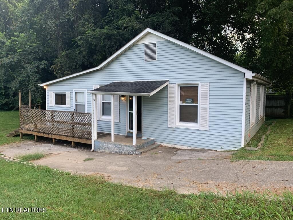 Photo of 2110 Brown Ave, Knoxville, TN 37917 (MLS # 1326096)