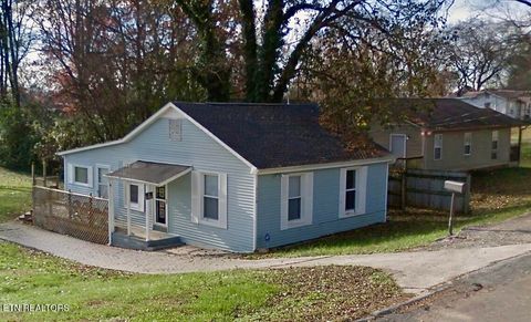 Photo of 2110 Brown Ave, Knoxville, TN 37917 (MLS # 1326096)