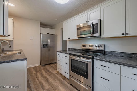 Tiny photo for 104 W Sheridan Place, Oak Ridge, TN 37830 (MLS # 1358582)