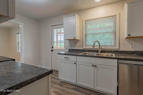 Tiny photo for 104 W Sheridan Place, Oak Ridge, TN 37830 (MLS # 1358582)