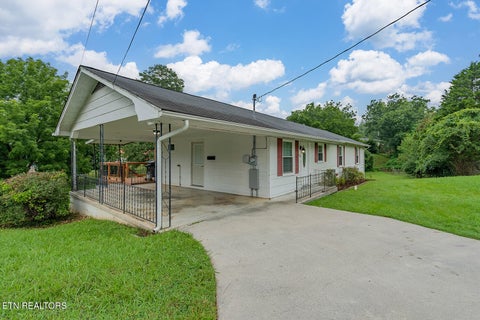 Tiny photo for 104 W Sheridan Place, Oak Ridge, TN 37830 (MLS # 1358582)