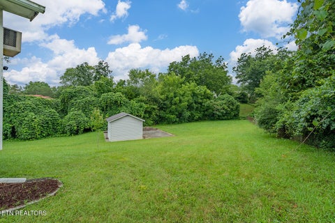 Tiny photo for 104 W Sheridan Place, Oak Ridge, TN 37830 (MLS # 1358582)