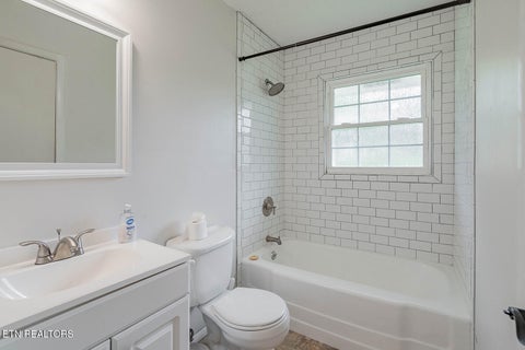 Tiny photo for 104 W Sheridan Place, Oak Ridge, TN 37830 (MLS # 1358582)
