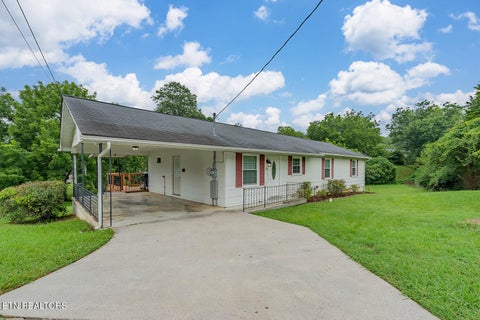Photo of 104 W Sheridan Place, Oak Ridge, TN 37830 (MLS # 1358582)