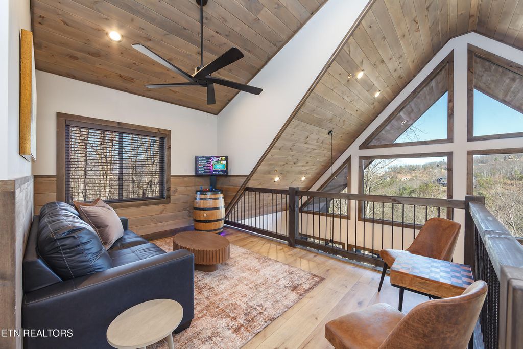 Photo of 2317 Grey Fox Run, Sevierville, TN 37862 (MLS # 1323609)