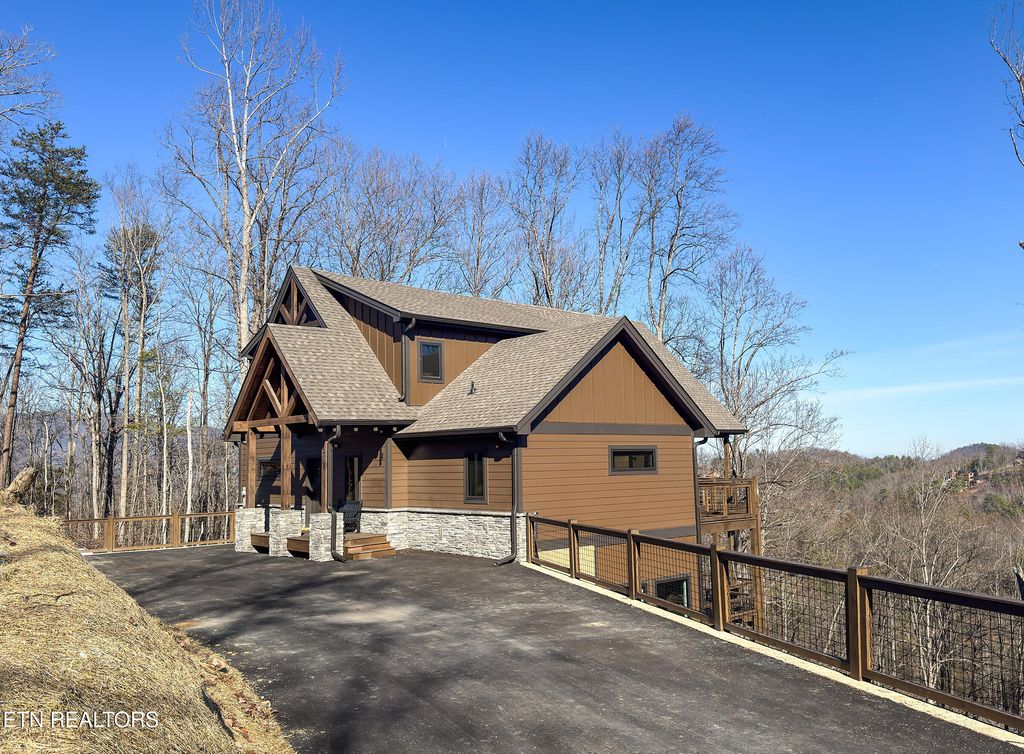 Photo of 2317 Grey Fox Run, Sevierville, TN 37862 (MLS # 1323609)