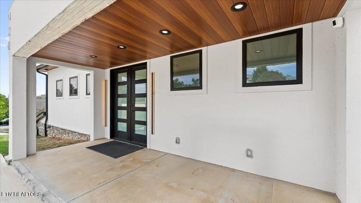 428 River Bend Dr