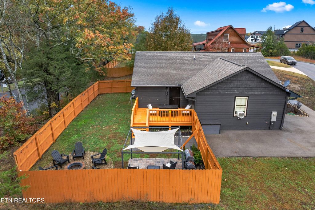 Photo of 855 Blue Herring Way, Sevierville, TN 37876 (MLS # 1345041)