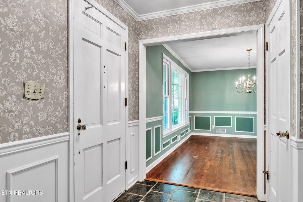 Photo of 622 S Charles G Seivers Blvd, Clinton, TN 37716 (MLS # 1312988)