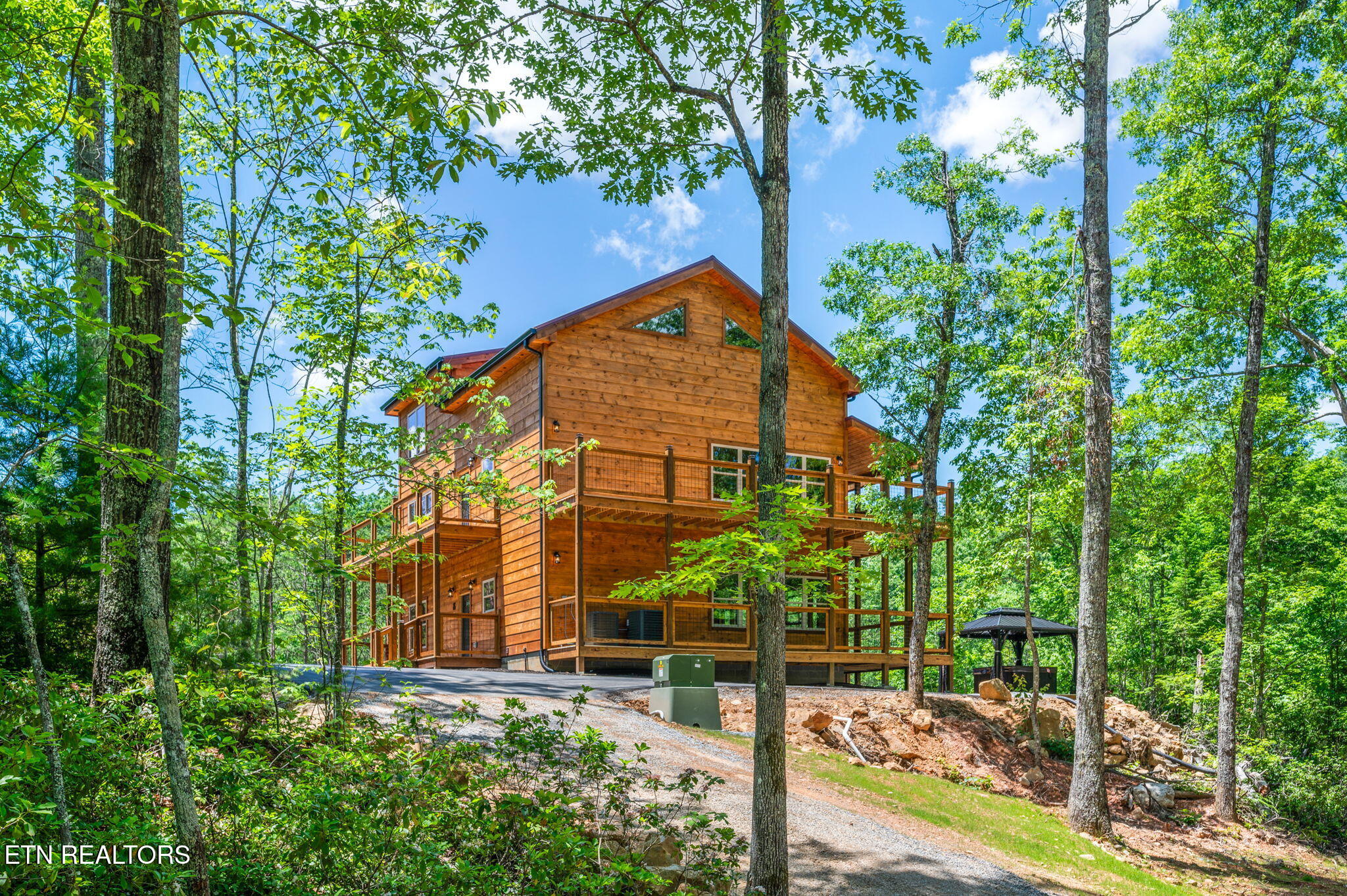 623 Dutch Way
