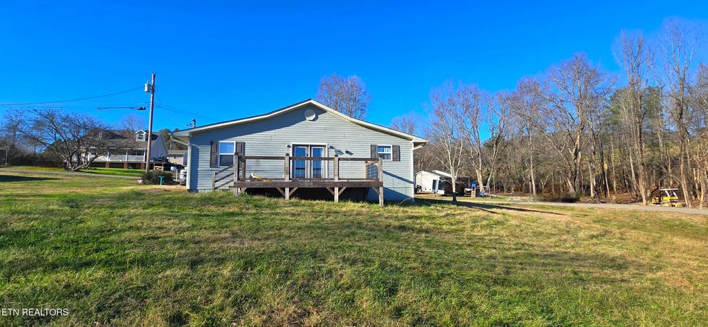 Photo of 121 Willow Creek Road Rd, Wartburg, TN 37887 (MLS # 1322812)