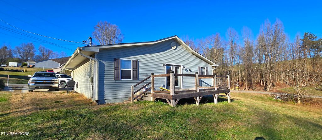 Photo of 121 Willow Creek Road Rd, Wartburg, TN 37887 (MLS # 1322812)